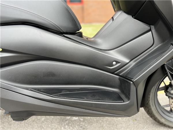 Yamaha X-MAX 125