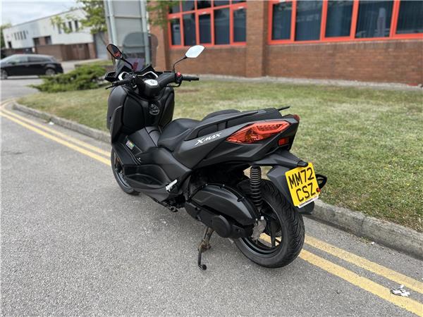Yamaha X-MAX 125