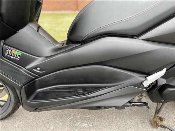 Yamaha X-MAX 125