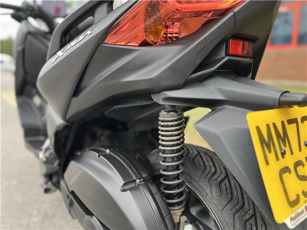 Yamaha X-MAX 125