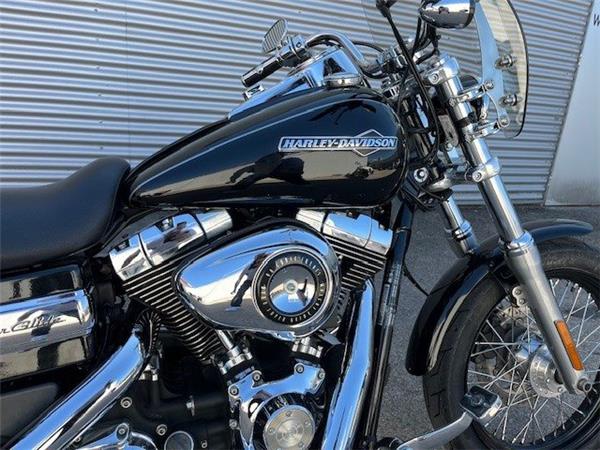 2011 Harley-Davidson Dyna Super Glide Custom FXDC Cruiser