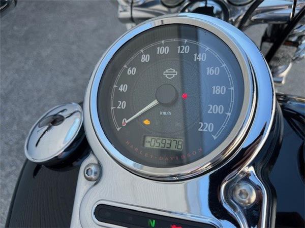 2011 Harley-Davidson Dyna Super Glide Custom FXDC Cruiser