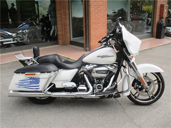 2017 Street Glide Special 107