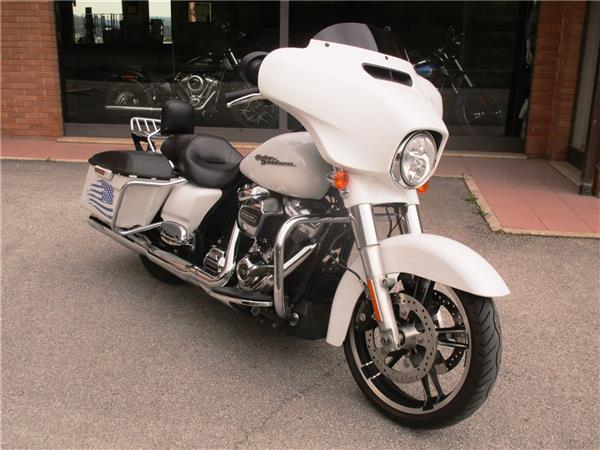 2017 Street Glide Special 107