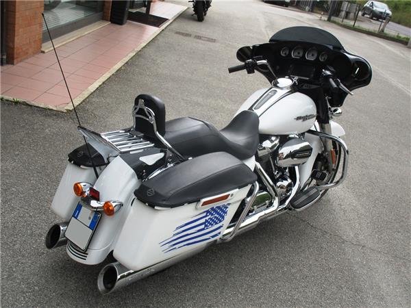 2017 Street Glide Special 107