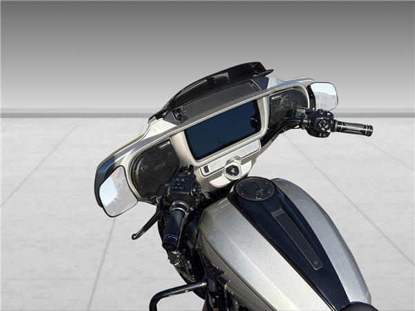 2023 HARLEY-DAVIDSON CVO FLHXSE Street Glide CVO 121