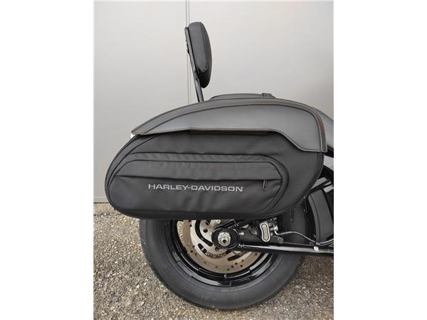 2023 Street Bob 114
