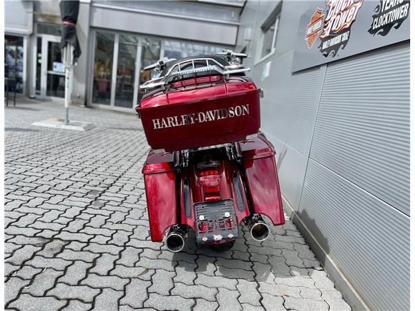 2013 Harley-Davidson CVO Road King FLHRSE