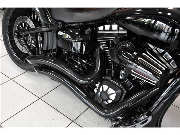 2016 HARLEY-DAVIDSON SOFTAIL FXSB BREAKOUT