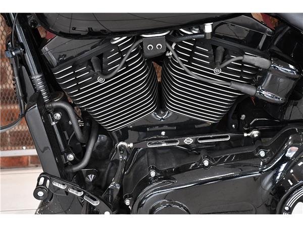 2016 HARLEY-DAVIDSON SOFTAIL FXSB BREAKOUT