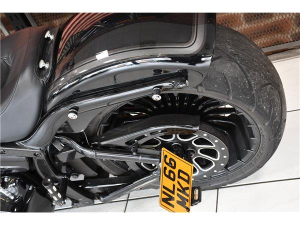 2016 HARLEY-DAVIDSON SOFTAIL FXSB BREAKOUT