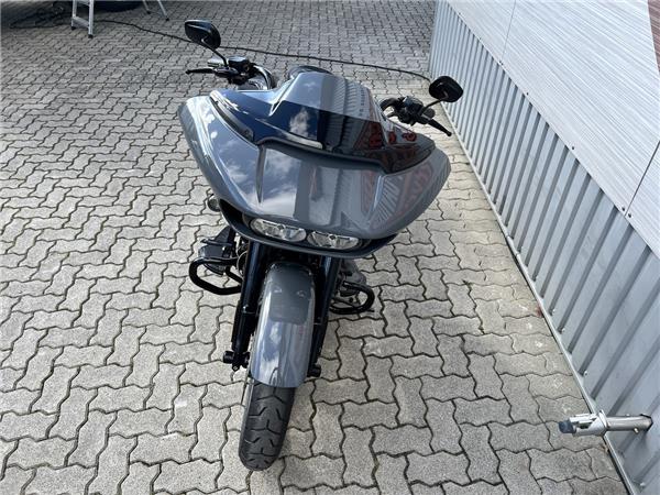CVO Road Glide Gunship Gray 