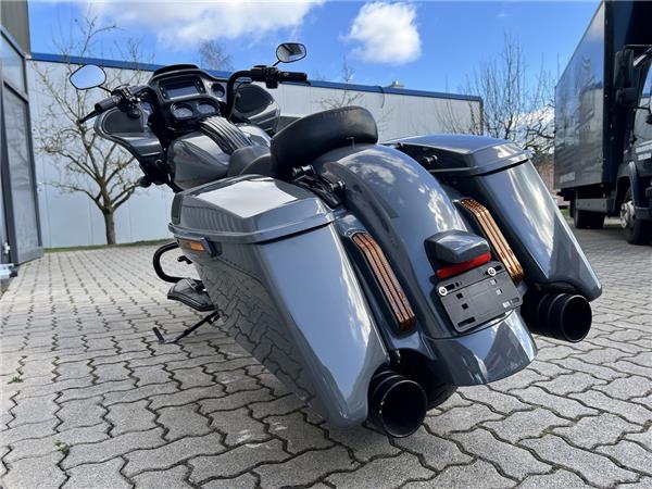 CVO Road Glide Gunship Gray 
