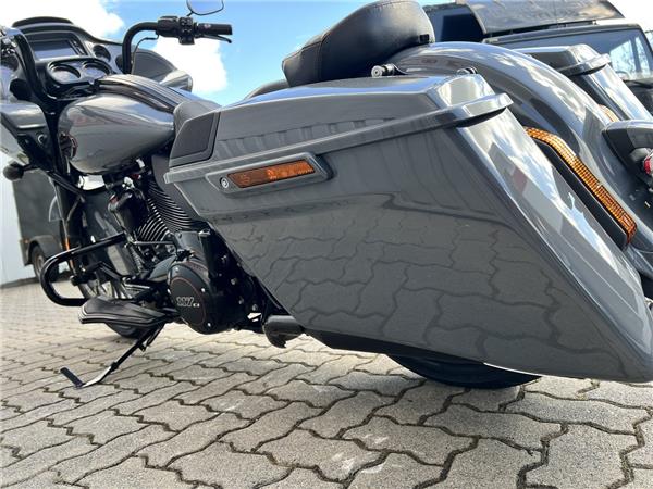 CVO Road Glide Gunship Gray 