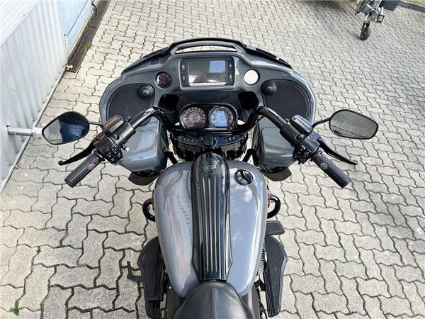 CVO Road Glide Gunship Gray 