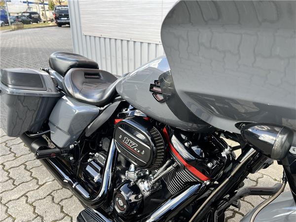 CVO Road Glide Gunship Gray 