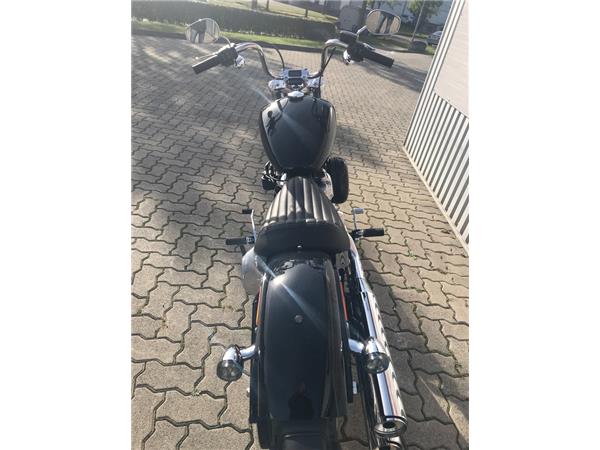 FXST Softail Standard Black Auf A2 drosselbar