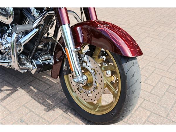 2010 HARLEY-DAVIDSON CVO STREET GLIDE