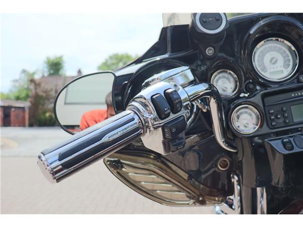 2010 HARLEY-DAVIDSON CVO STREET GLIDE