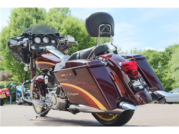 2010 HARLEY-DAVIDSON CVO STREET GLIDE