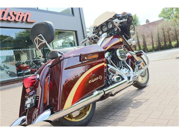2010 HARLEY-DAVIDSON CVO STREET GLIDE