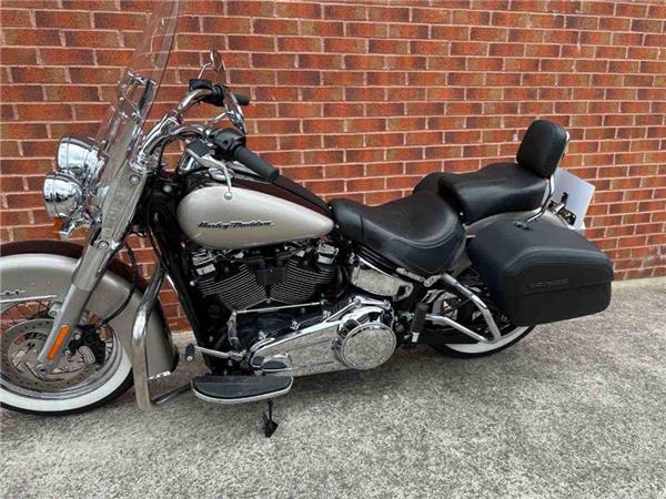 2018 Harley-Davidson Flde Softail Deluxe 1745