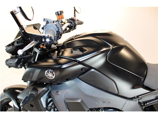 YAMAHA MT-10