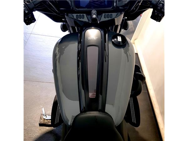 HARLEY-DAVIDSON STREET GLIDE ST 