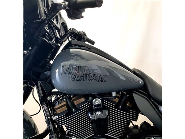 HARLEY-DAVIDSON STREET GLIDE ST 