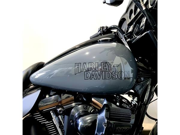 HARLEY-DAVIDSON STREET GLIDE ST 