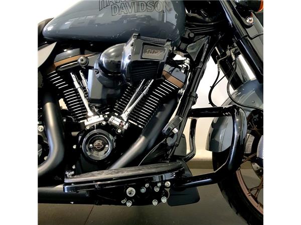 HARLEY-DAVIDSON STREET GLIDE ST 