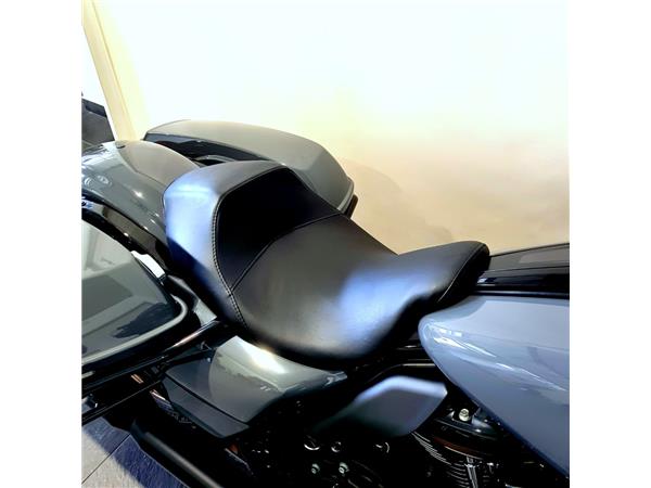 HARLEY-DAVIDSON STREET GLIDE ST 