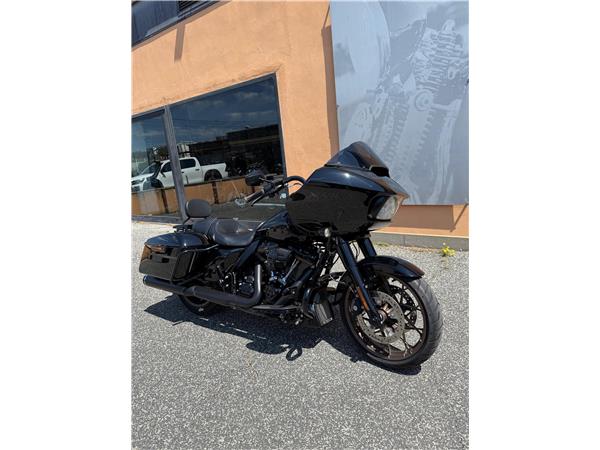 Harley-Davidson FLTRXST - Road Glide ST