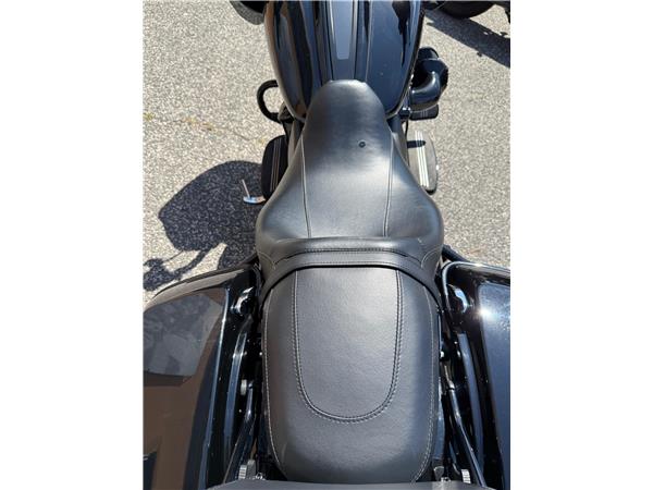 Harley-Davidson FLTRXST - Road Glide ST