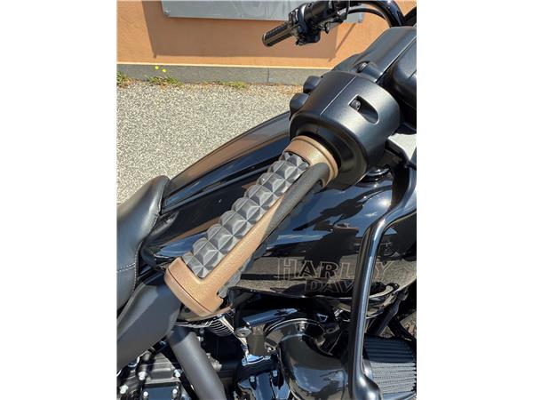 Harley-Davidson FLTRXST - Road Glide ST