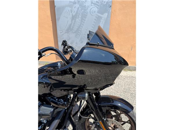 Harley-Davidson FLTRXST - Road Glide ST