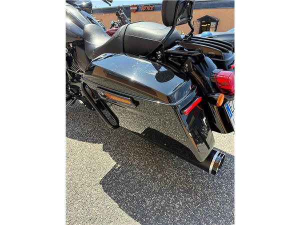 Harley-Davidson FLTRXST - Road Glide ST