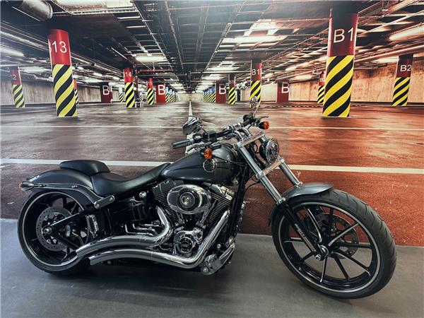 2015 HARLEY-DAVIDSON BREAKOUT