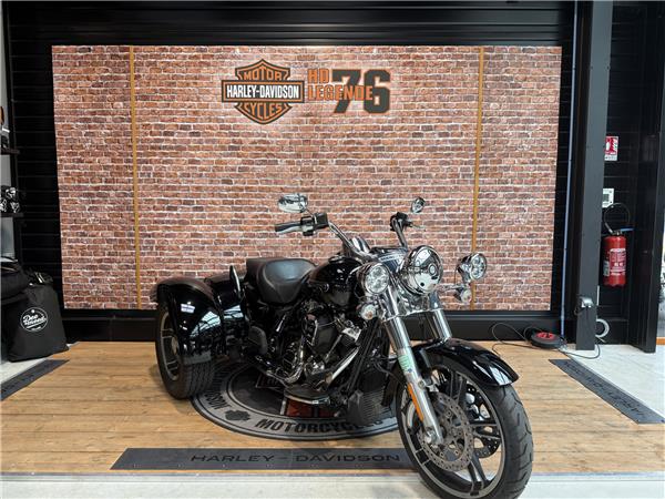 2016 HARLEY-DAVIDSON FREEWHEELER
