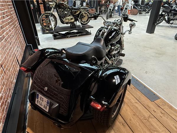2016 HARLEY-DAVIDSON FREEWHEELER