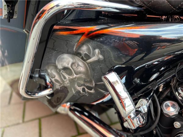 2011 Harley-Davidson Road King Classic FLHRC