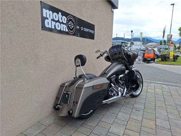 2011 Harley-Davidson CVO Street Glide FLHXSE