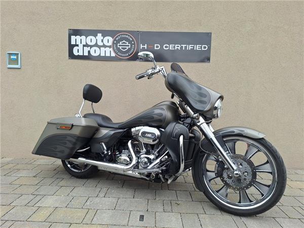 2011 Harley-Davidson CVO Street Glide FLHXSE