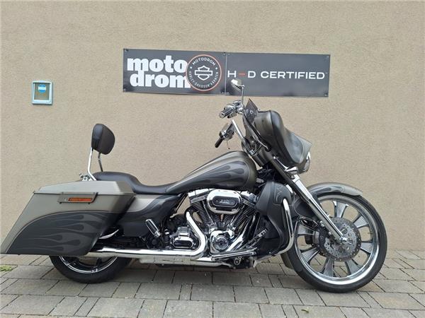 2011 Harley-Davidson CVO Street Glide FLHXSE