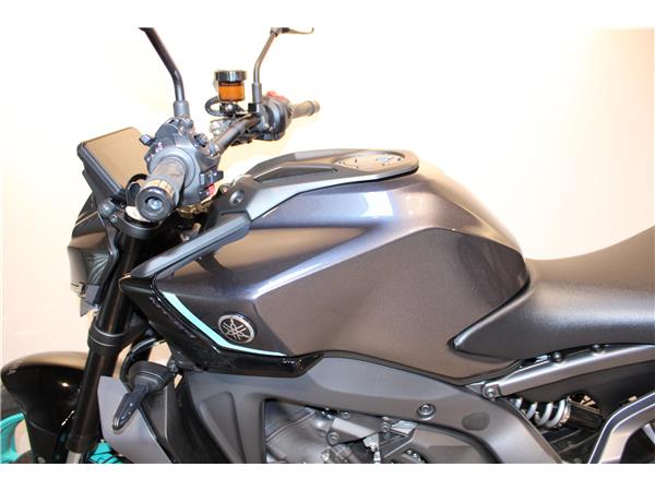 YAMAHA MT-09 Y-AMT(YAMAHA AUTOMATED MANUAL TRANSMISSION)