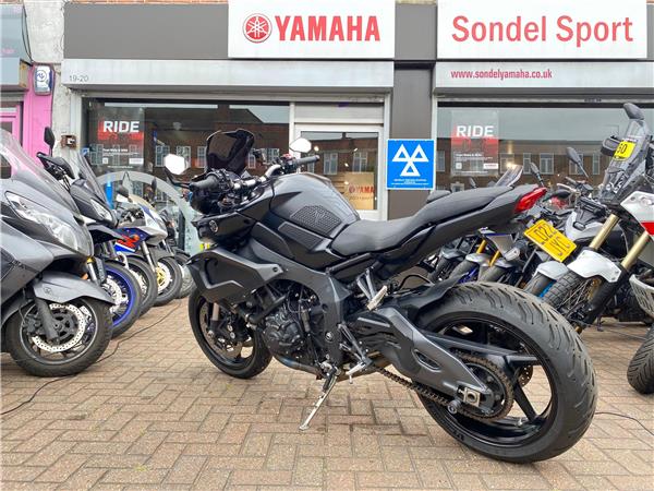 YAMAHA MT10