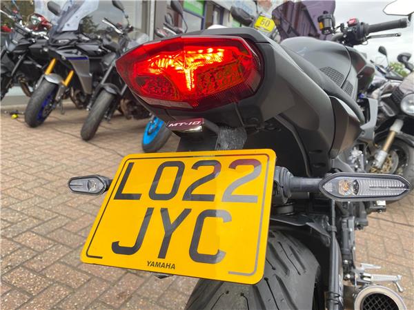 YAMAHA MT10