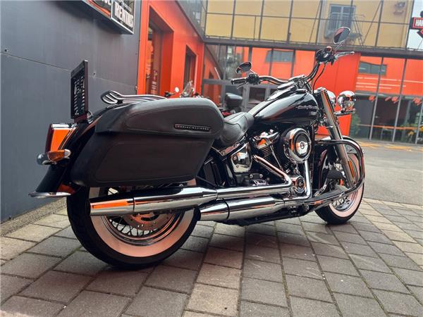 2020 Harley-Davidson Softail Deluxe FLDE