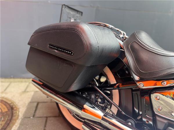 2020 Harley-Davidson Softail Deluxe FLDE