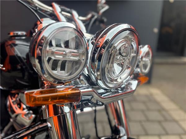 2020 Harley-Davidson Softail Deluxe FLDE